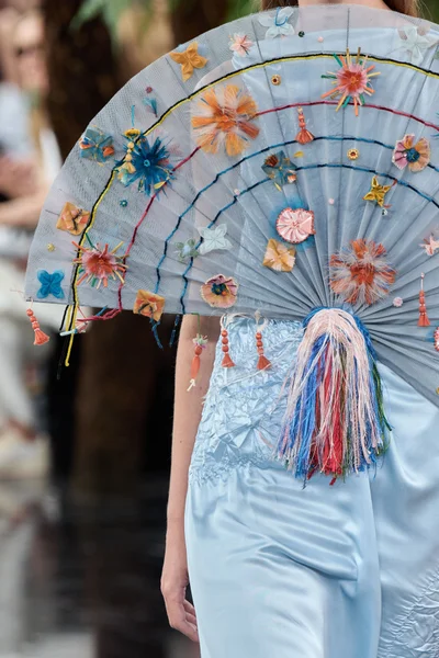 Look 74